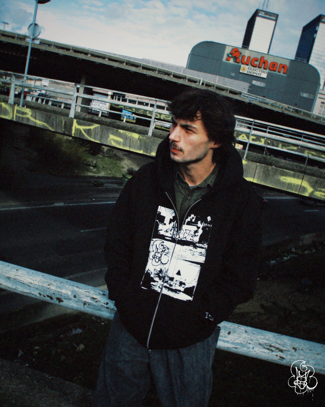 TEYO CITY MADNESS HOODIE - Tôpette Skateboards & Lifestyle